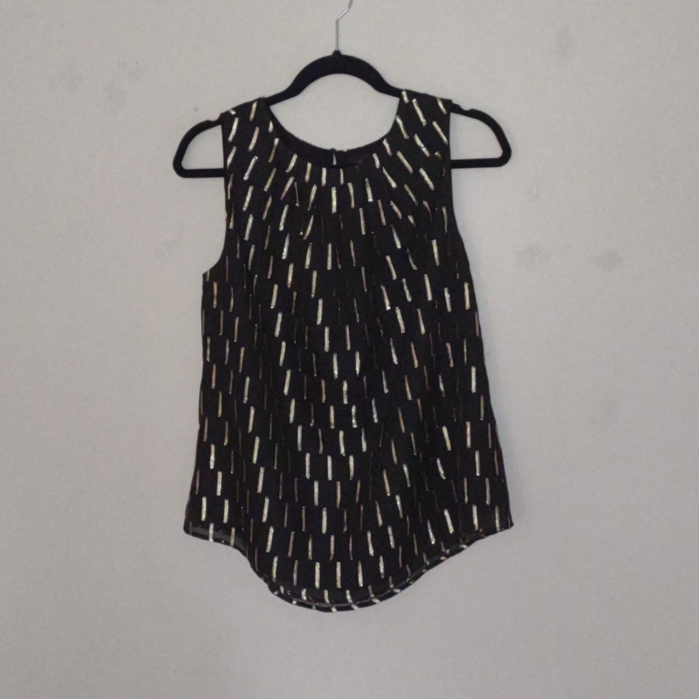 WORTHINGTON black and metallic sleeveless top. Size M